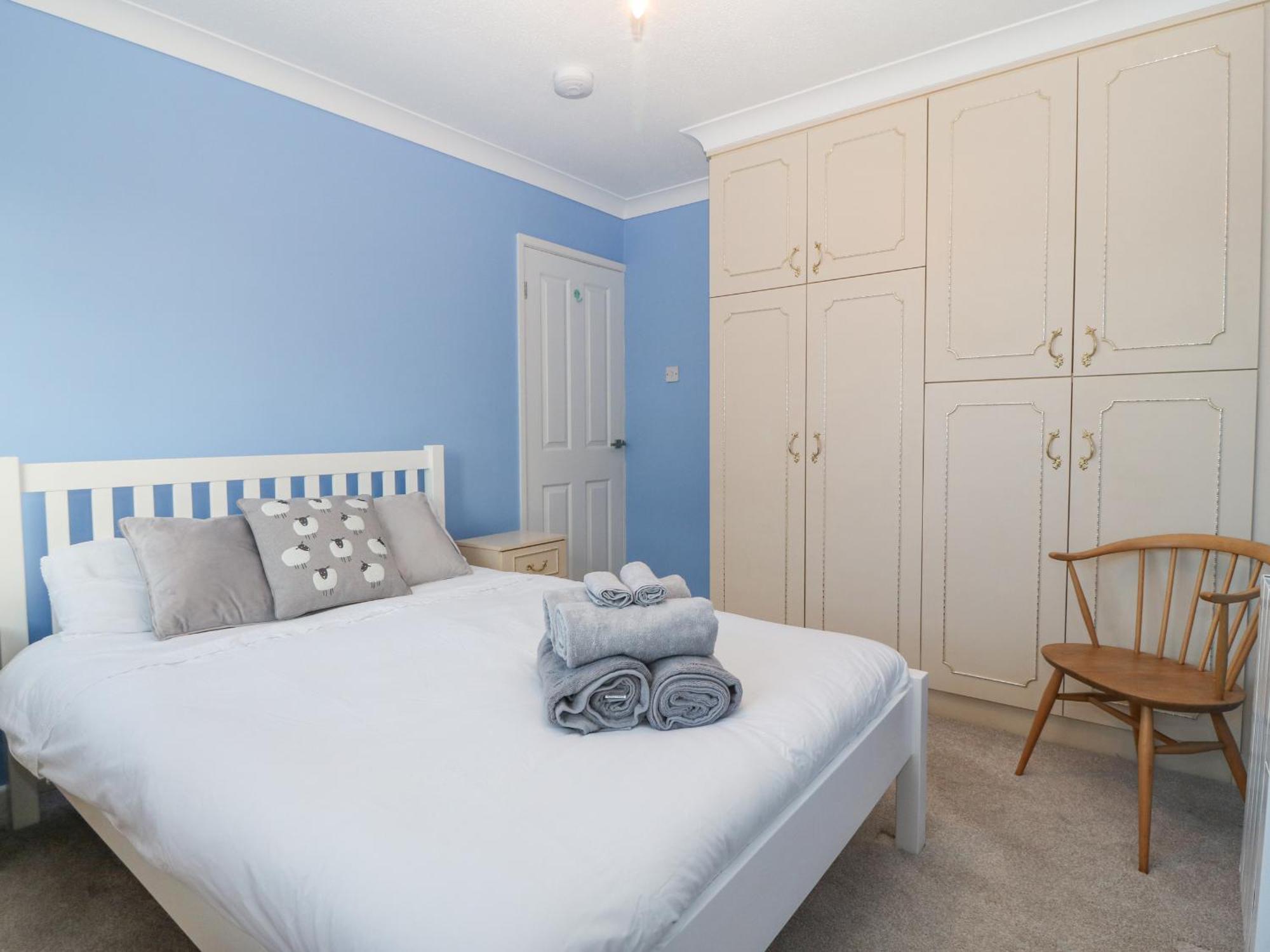 Riverview Apartment Cemaes Bay Ngoại thất bức ảnh